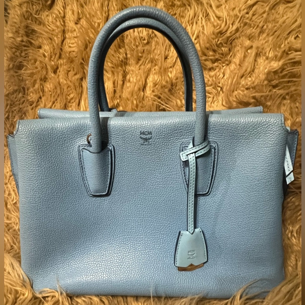 MCM Grained Calfskin Medium Milla Tote - Picture 4 of 16